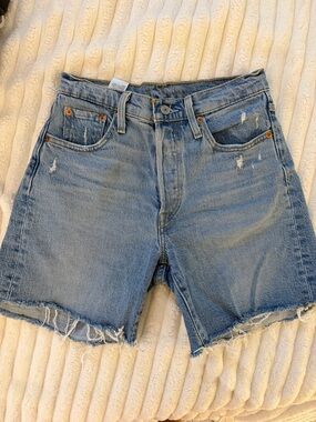 Levis 501 Shorts Light Blue size 25